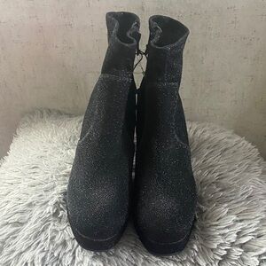 NWOT Mari A. Black sparkle Women's Booties size 7 1/2